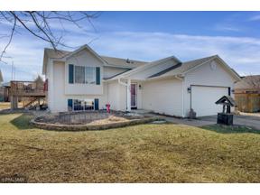 Property for sale at 729 Heritage Lane, Belle Plaine,  Minnesota 56011