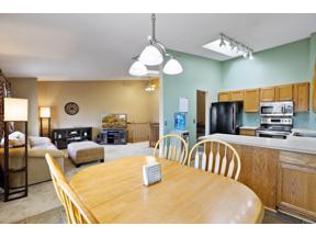 Property for sale at 204 Ridgewood Drive, Chaska,  Minnesota 55318
